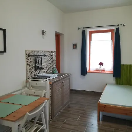 Negy Tuecsoek Vendeghaz Guest house