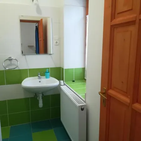 Négy Tücsök Vendégház Nagykörű