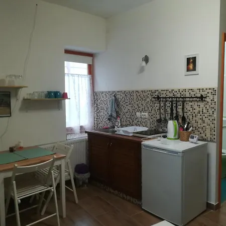 Négy Tücsök 3* Nagykörű