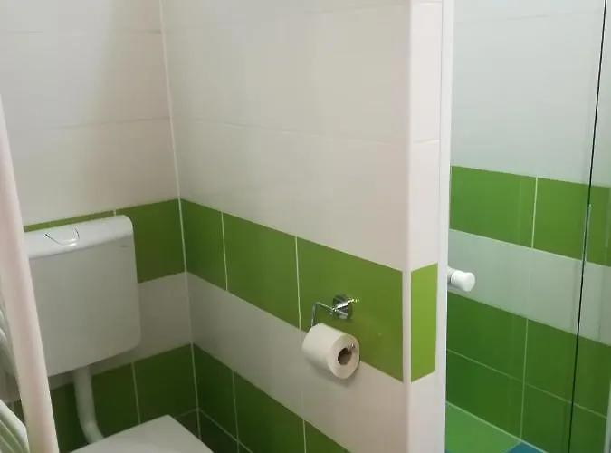 Négy Tücsök 3*
