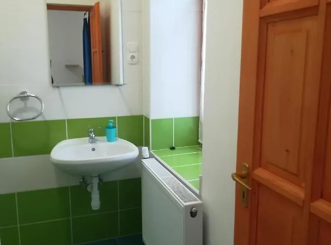 Négy Tücsök Vendégház Nagykörű